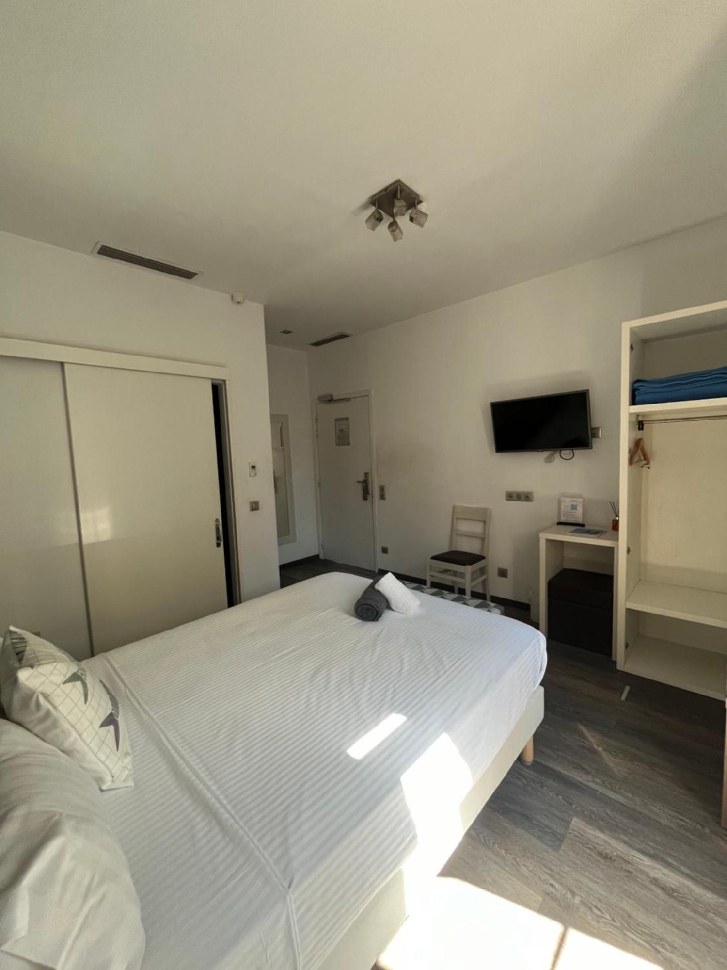 Hotel Flots D'Azur Promenade Des Anglais Nice Bilik gambar
